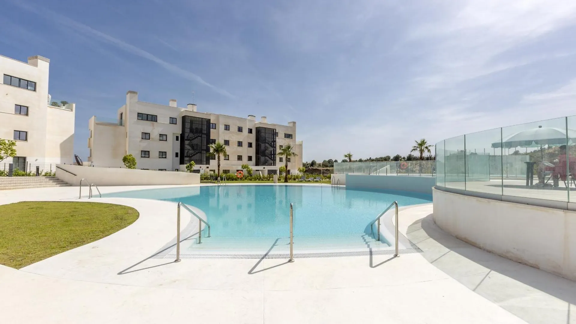 Vivi Homes - Panorama Pool, Golf, Terrace & Sea View Fuengirola